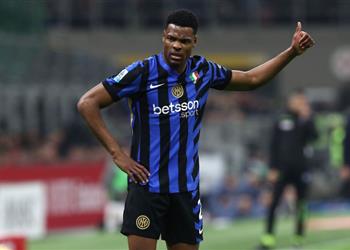 إنتر ميلان يترقب انتهاء شهر يوليو بسبب دومفريس وبرشلونة