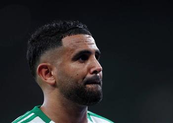 رياض محرز يعارض كريستيانو رونالدو في رأيه ويصدمه بشيء آخر