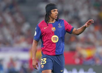 أحدهما مانشستر سيتي ناديان يدفعان برشلونة لخطوة حاسمة تجاه كوندي