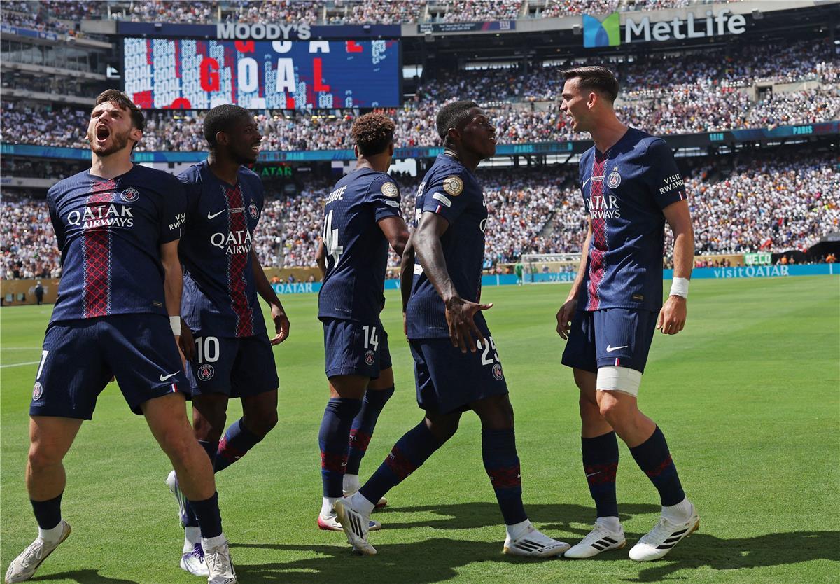 باريس سان جيرمان يقتحم سباق التعاقد مع هدف ليفربول الأبرز في الميركاتو