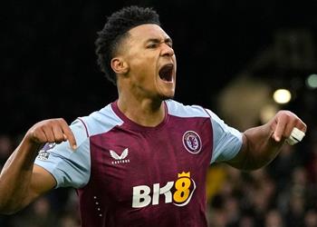 أستون فيلا يبلغ مانشستر يونايتد بموقفه من بيع واتكينز