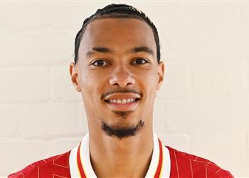 سأغرمه بسبب ملابسه كواليس اللقاء الأول بين فان دايك وهوجو إيكتيكي فيديو