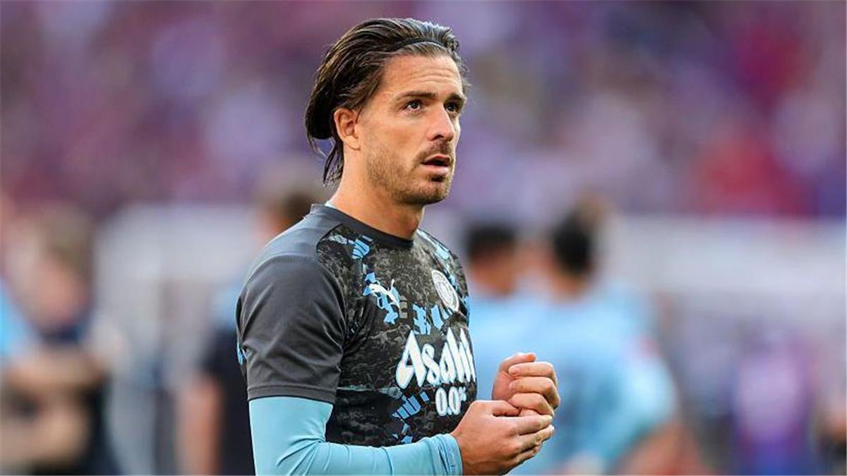 هل يقترب؟.. جريليش يثير التكهنات حول إمكانية انتقاله إلى فريق إيطالي