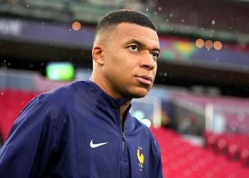 بطريقة ساخرة مبابي يرد على رفضه حمل الشعلة في أولمبياد باريس 2024