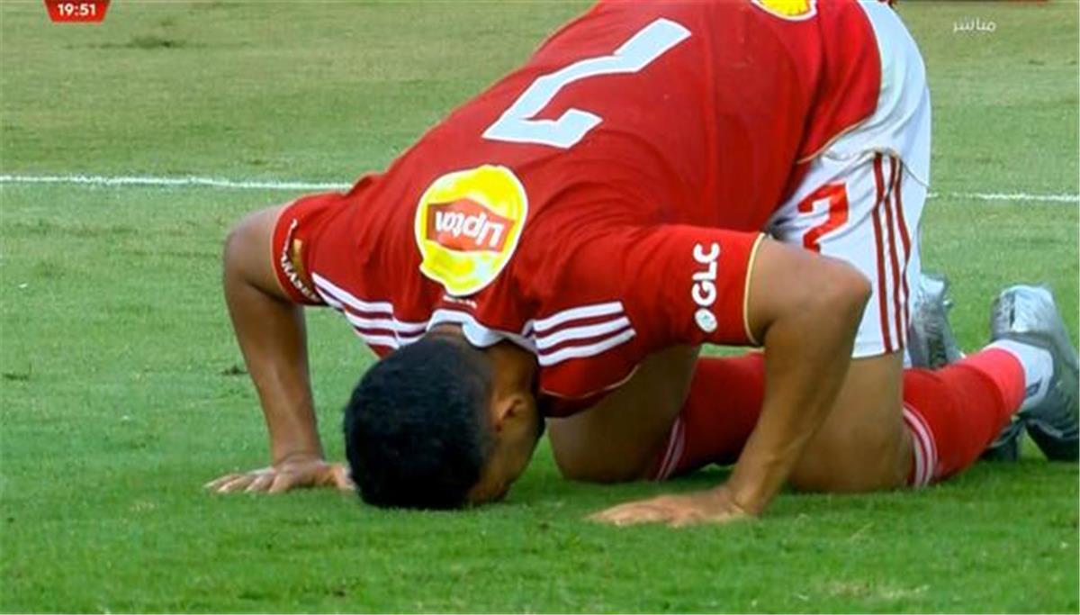 فيديو | تريزيجيه يسجل هدف الأهلي الثاني أمام البنزرتي