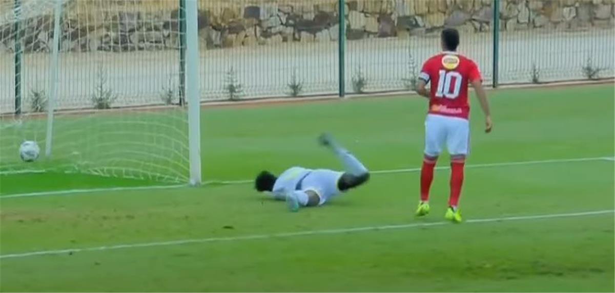 محمد شريف لاعب الأهلي