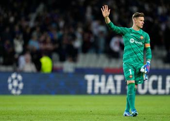 تدهور العلاقة يزداد برشلونة يواصل الضغط على تير شتيجن بقرار جديد