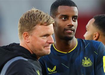 بسبب قاعدة بورنموث إيدي هاو يمنح الأمل لـ ليفربول في صفقة إيزاك