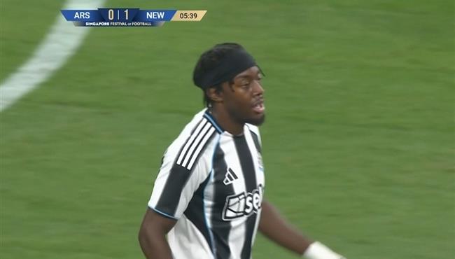 هدف نيوكاسل الاول في مرمي ارسنال ايلانجا