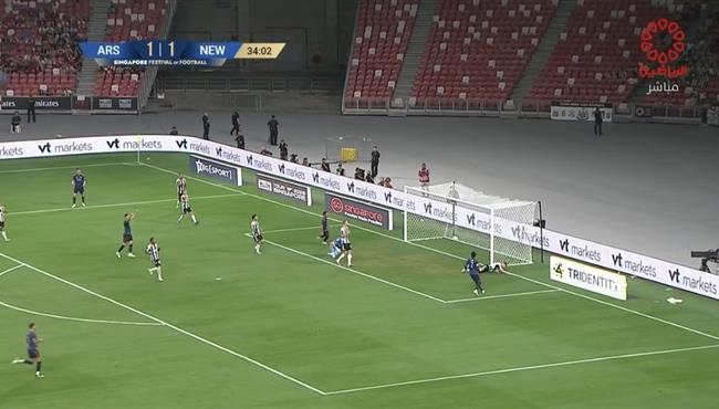 هدف ارسنال الثاني في مرمي نيو كاسل بعد خطأ قاتل من اليكس ميرفي