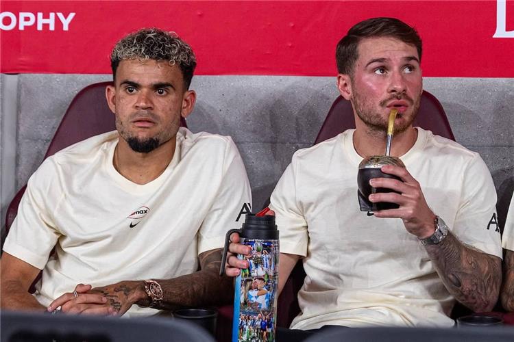 ماك أليستر يعود إلى تدريبات ليفربول بعد رحيل دياز