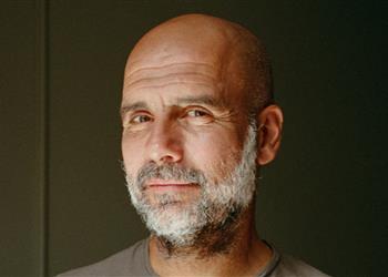 نرى مآسي ولا نتحرك جوارديولا يوجه رسالة للعالم بسبب أحداث فلسطين