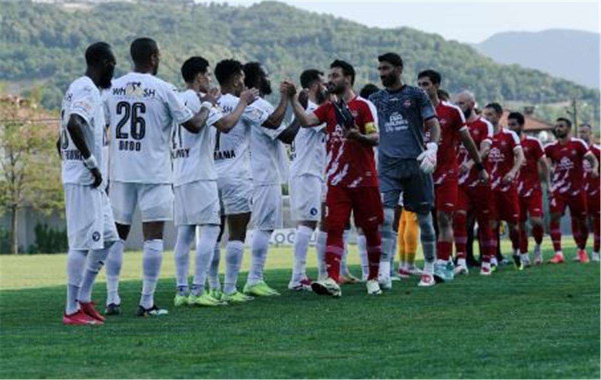 بيراميدز وتراكتور