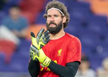 الكشف عن سبب مغادرة أليسون معسكر ليفربول