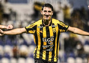 وكيل أوجستين منصور يوضح لـ بطولات مدى إمكانية انتقاله إلى الأهلي أو الزمالك