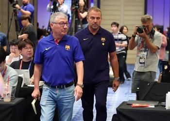 فليك يوضح موقفه من اختيار شارة قيادة برشلونة مع غموض موقف تير شتيجن