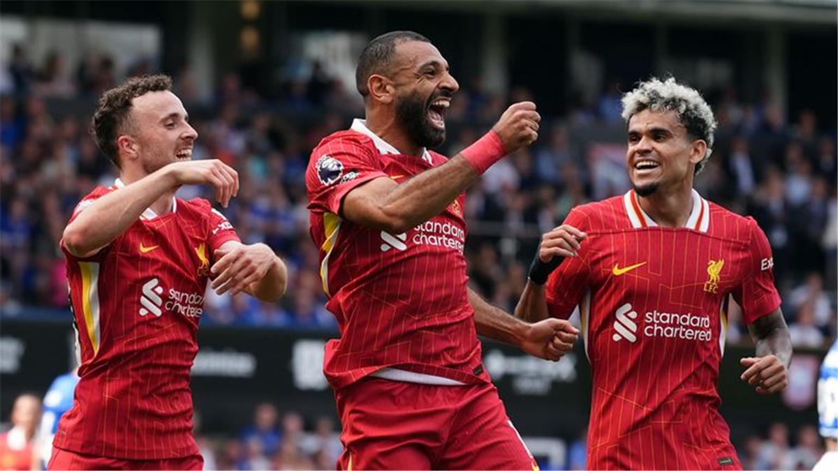لويس دياز ومحمد صلاح وديوجو جوتا ليفربول