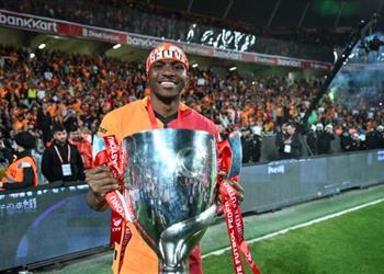 رسمي ا جالطة سراي يعلن تعاقده مع أوسيمين