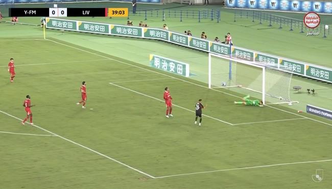 لاعب يوكوهاما مارينوس كاد ان يسجل هدف امام ليفربول