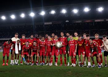 إندو ارتداء قميص ليفربول في بلدي لحظة خاصة وأشكر فان دايك