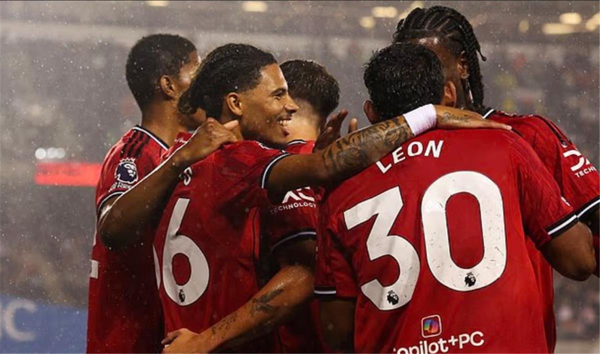 نيوز برو : فيديو | مانشستر يونايتد يفوز على بورنموث برباعية وديا