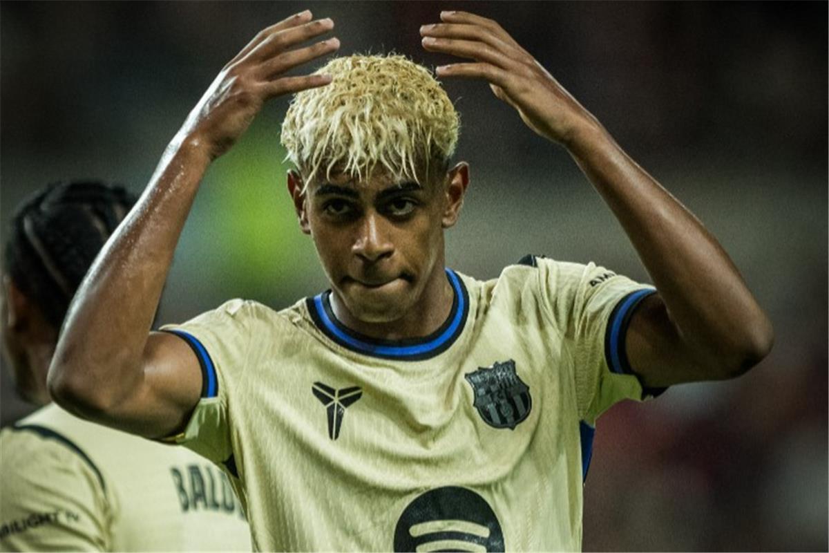 نيوز برو : فيديو | لامين يامال يسجل هدف برشلونة الثاني أمام سيول