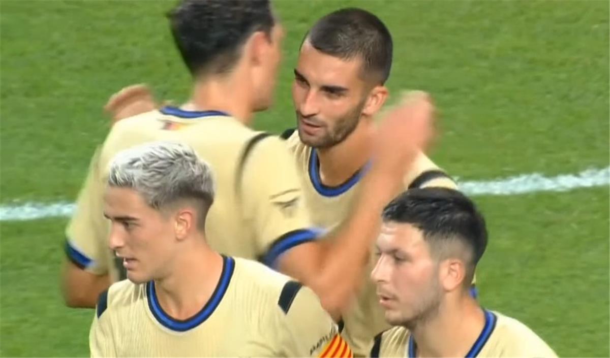 نيوز برو : فيديو | فيران توريس وجافي يسجلان هدفي برشلونة الخامس والسادس أمام سيول