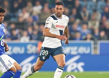 بعد ارتباطه بـ الأهلي كوكا ينضم إلى ناديه الجديد رسمي ا