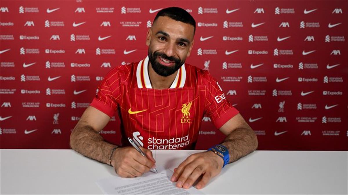 نيوز برو : ليفربول يستعد لمكافأة محمد صلاح قبل انطلاق الموسم الجديد