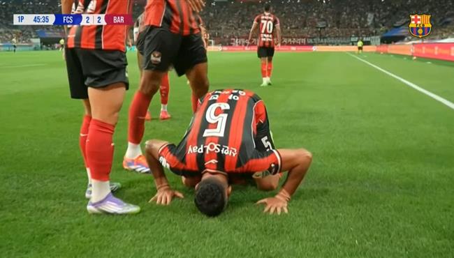 هدف يزن العرب في مرمي برشلونة مباراة ودية