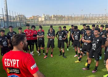 صور منتخب مصر يخوض مرانه صباح ا وأسامة نبيه يحدد خطط مباراتي الكويت الودية