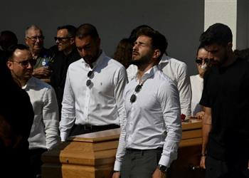 مشاهد لا تنسى من جنازة جوتا ورود وانكسار وعودة نيفيز إلى البرتغال بعد 12 ساعة من مباراة الهلال وفلومينينسي صور