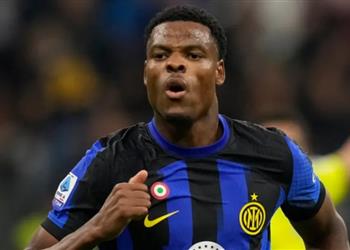 برشلونة يحسم موقفه النهائي من التعاقد مع دومفريس