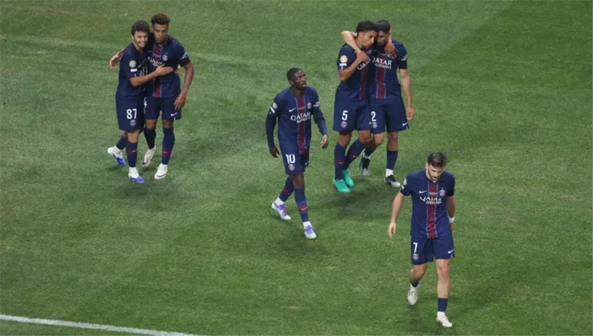 نيوز برو : فيديو | بـ9 لاعبين.. باريس سان جيرمان يطيح بـ بايرن ميونخ ويتأهل لنصف نهائي كأس العالم للأندية