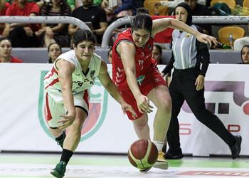 مصر تفوز على تونس وتتصدر الدور التمهيدي بالبطولة العربية لسيدات السلة