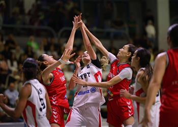 منتخب مصر يفوز على تونس ويتوج بـ البطولة العربية لكرة السلة سيدات