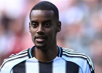 جماهير ليفربول تتلقى صدمة قوية بشأن ألكسندر إيزاك