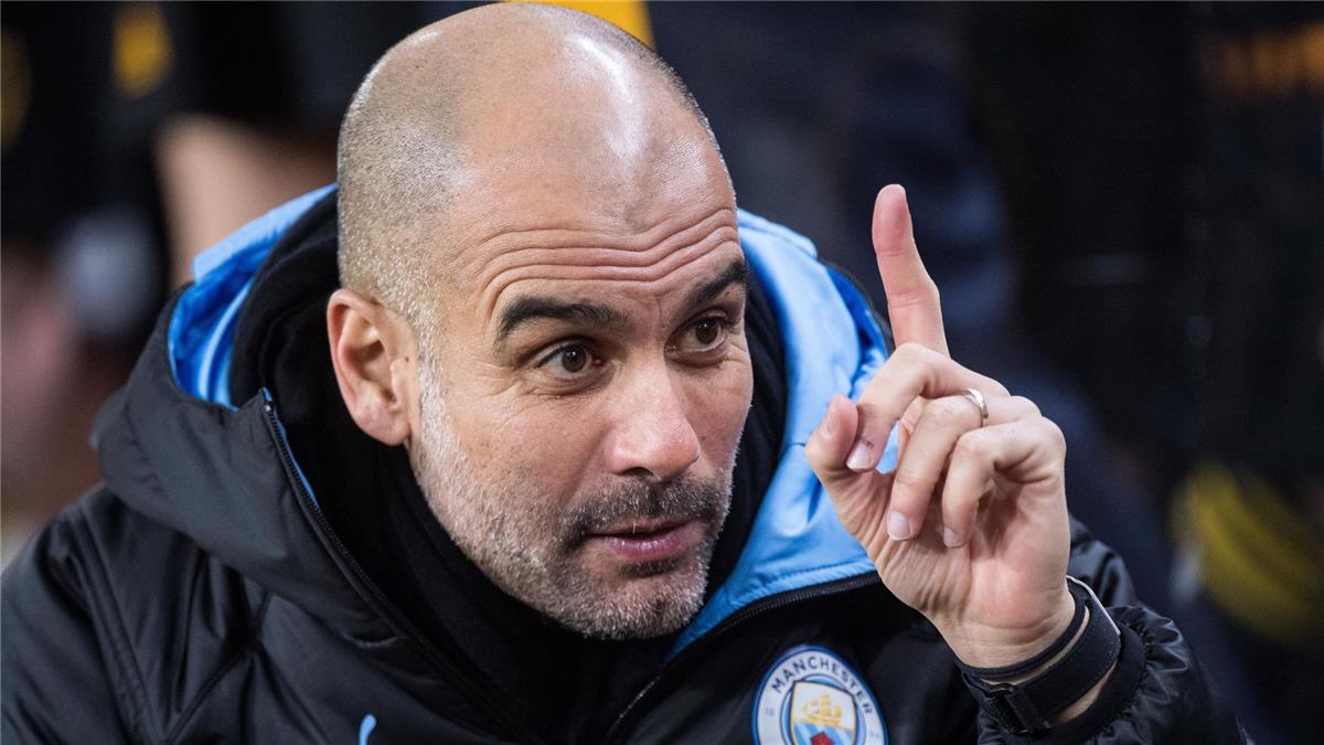 نيوز برو : جوارديولا يتغزل في لاعب مانشستر سيتي: 