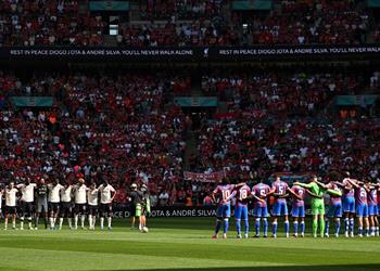 واقعة مثيرة للجدل بين جماهير ليفربول وكريستال بالاس خلال دقيقة صمت جوتا