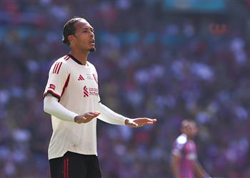 فان دايك يتوجه بطلب إلى إدارة ليفربول بعد خسارة الدرع الخيرية