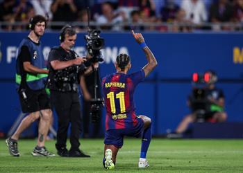 فيديو في دقيقتين فيرمين لوبيز ورافينها يسجلان هدفين لـ برشلونة أمام كومو