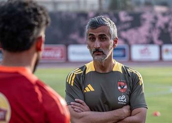 خالد جاد الله ريبيرو تسبب في مشكلة بغرفة الملابس قبل مباراة مودرن ولاعب الأهلي طلب الرحيل