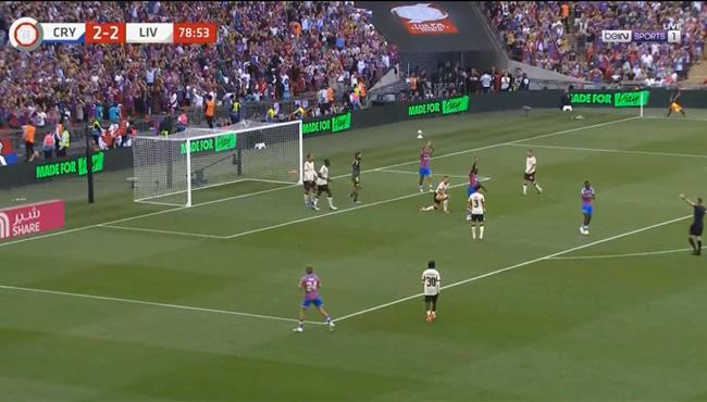 هل حرم الحكم كريستال بالاس من ركلة جزاء امام ليفربول