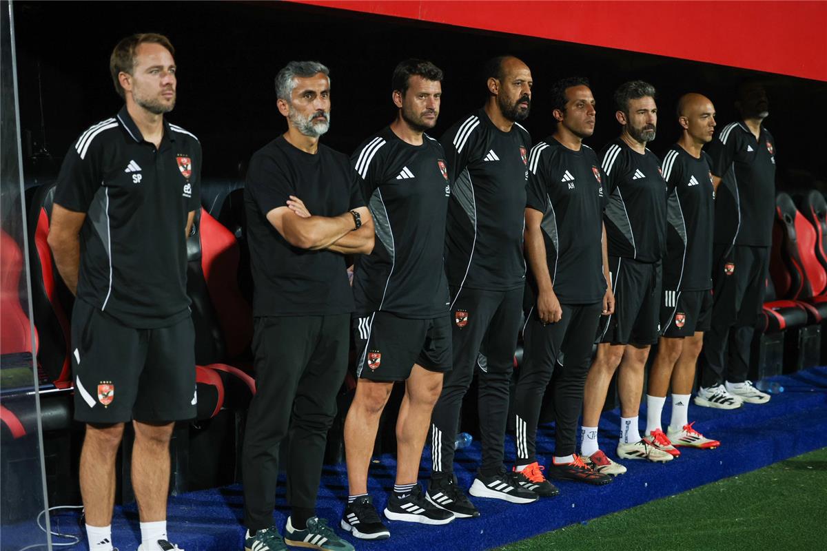 نيوز برو : بعد قرار اتحاد الكرة.. الأهلي أول الأندية حصولًا علي كارنيهات جهازه الفني