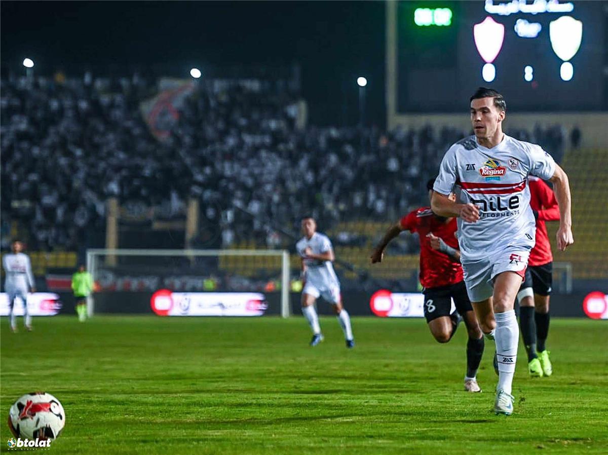 قد يتم إيقاف القيد.. تطورات جديدة في أزمة كونراد ميشالاك مع الزمالك