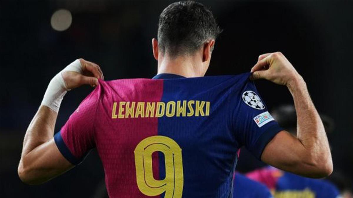 نيوز برو : ليفاندوفسكي: وافقت على الانضمام لـ مانشستر يونايتد في 2012 لسبب واحد