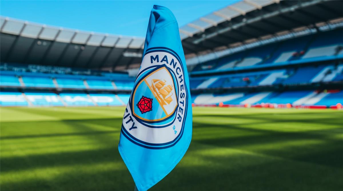رسميًا | مانشستر سيتي يعلن رحيل لاعبه وانضمامه إلى إيفرتون