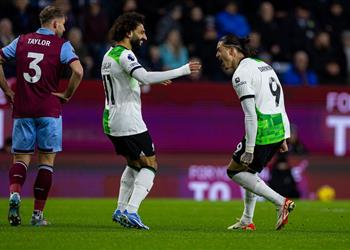 محمد صلاح يوجه رسالة إلى نونيز بعد انتقاله إلى الهلال السعودي