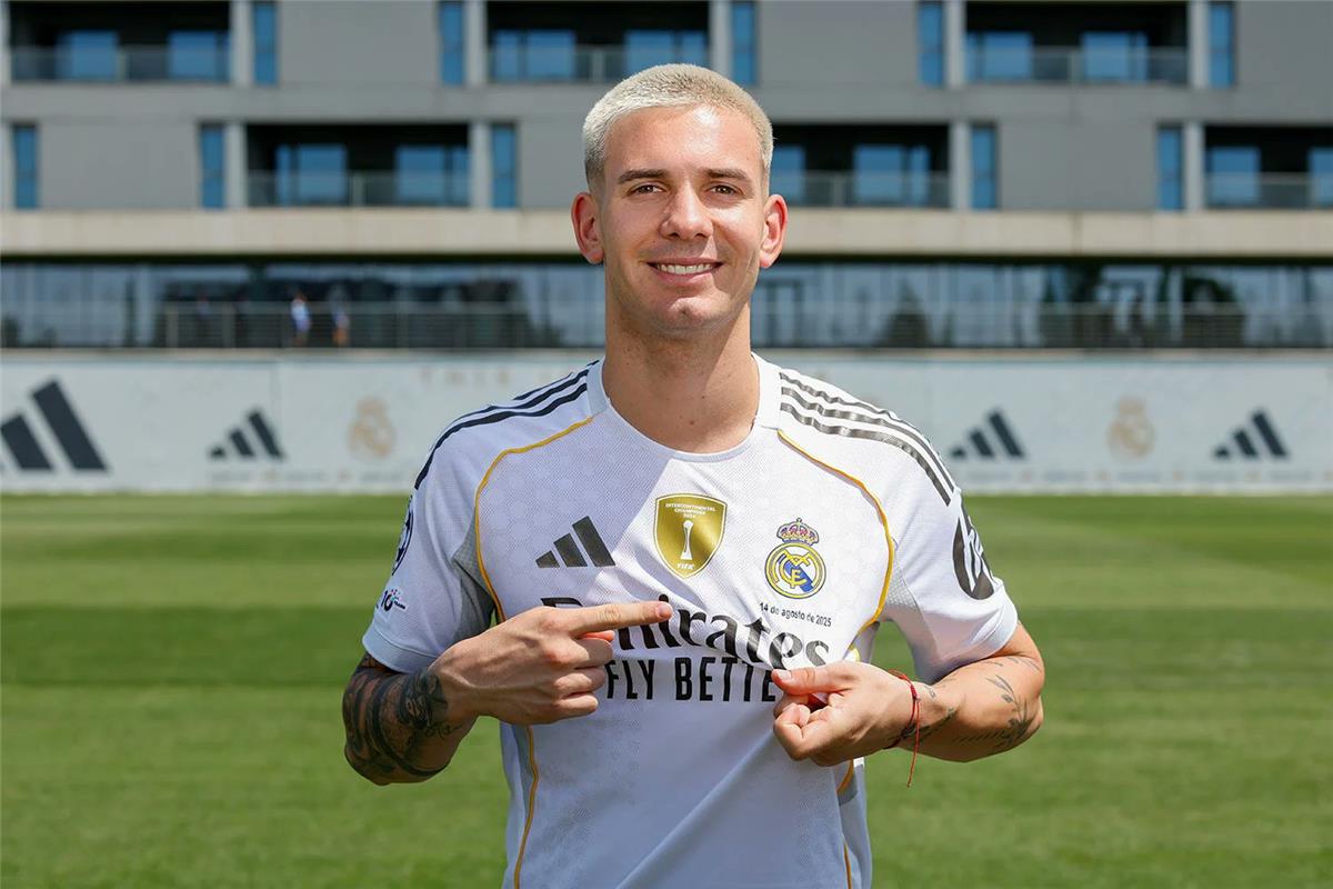 ماستانتونو بقميص ريال مدريد