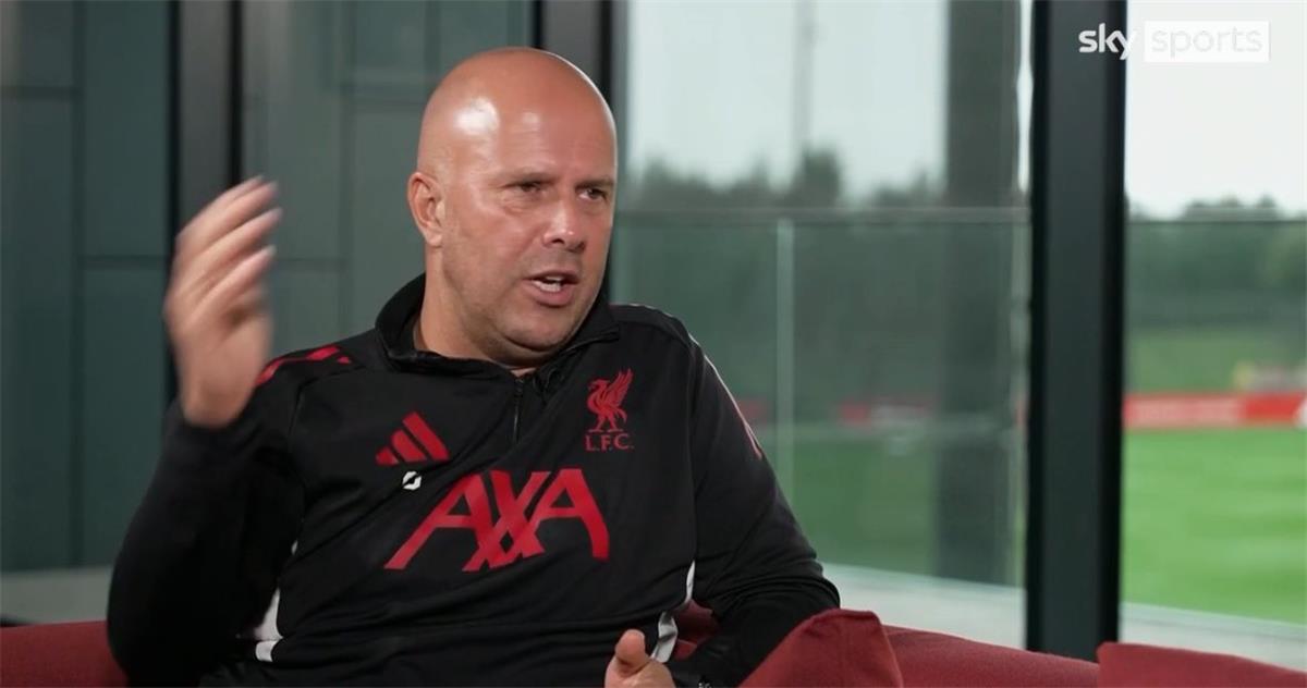 سلوت يحسم موقف ليفربول من التعاقد مع مهاجم جديد قبل إغلاق السوق